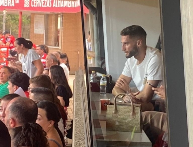 Domingos Duarte presencia el Granada - Villarreal B desde uno de los palcos del `Nuevo Los Cármenes` (CAMI MUDARRA)