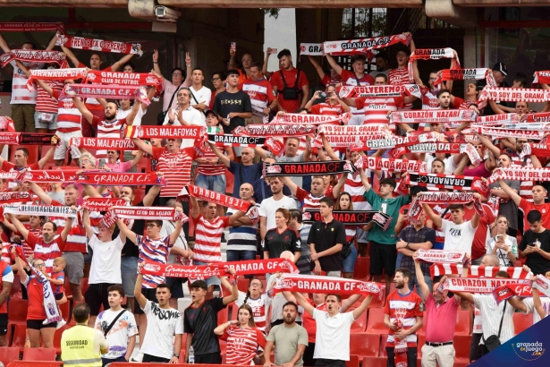 El Granada ya supera la cifra de 14.500 abonados (JOSÉ M. BALDOMERO)