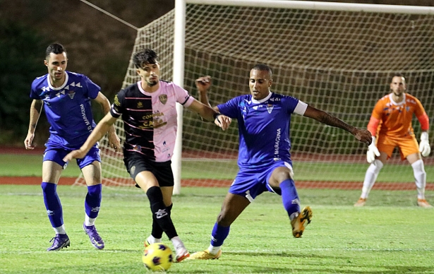 UD Maracena y Arenas CyD en el amistoso que jugaron esta pretemporada (JOSÉ ANDRÉS FERNÁNDEZ)