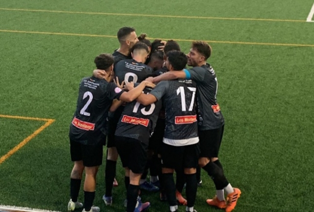 El CD Espárrago de Huétor Tájar celebra el tercer gol (CD HUÉTOR TÁJAR) 