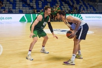 Dejan Todorovic en el partido ante Unicaja (FERMÍN RODRÍGUEZ / FUNDACIÓN CB GRANADA) 