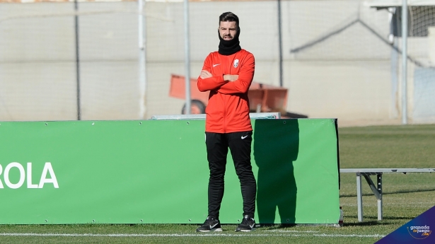Roger Lamesa, entrenador del Granada Femenino (JOSÉ M. BALDOMERO)