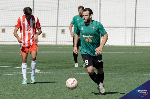 Óscar García durante el partido con el Almería B (JOSÉ M. BALDOMERO) 