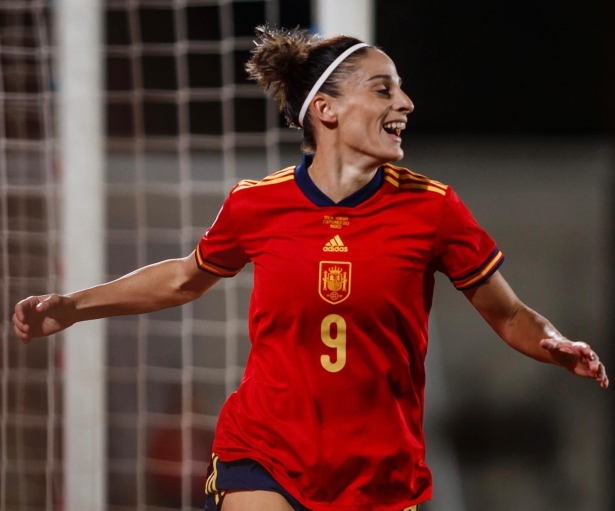 Esther González celebra un gol con la Selección en un partido anterior (TWITTER)