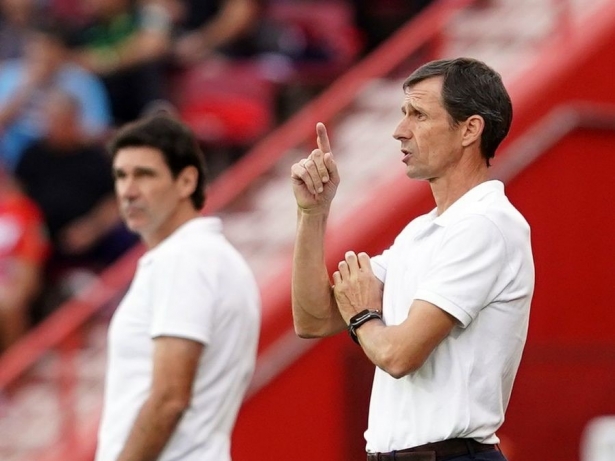 `Cuco´ Ziganda, durante el encuentro en `Los Cármenes` (LALIGA)