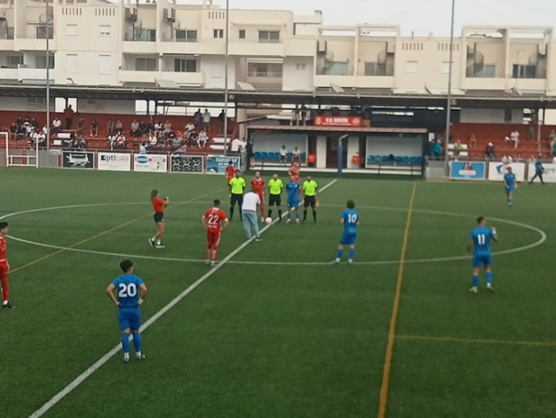 El CD Almuñécar City perdió ante el Rincón (MANUEL ARIZA)
