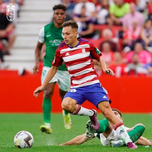 Brian Zaragoza debutó como titular (GRANADA CF)