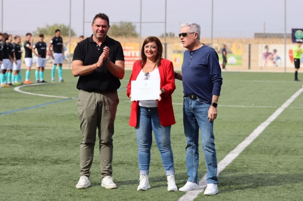 Fermín Criado y Loli Cañavate reciben el título de `Excelencia` por parte de la RFAF (JOSÉ ANDRÉS FERNÁNDEZ / ARENAS DE ARMILLA)