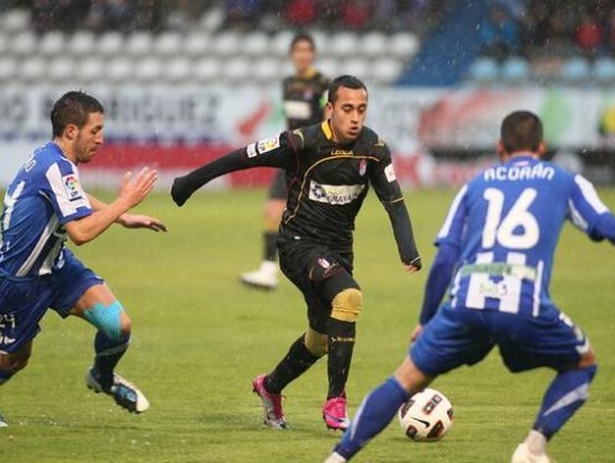 Orellana, durante el partido ante la Ponferradina en 2011 (AGENCIA LA OTRA FOTO)