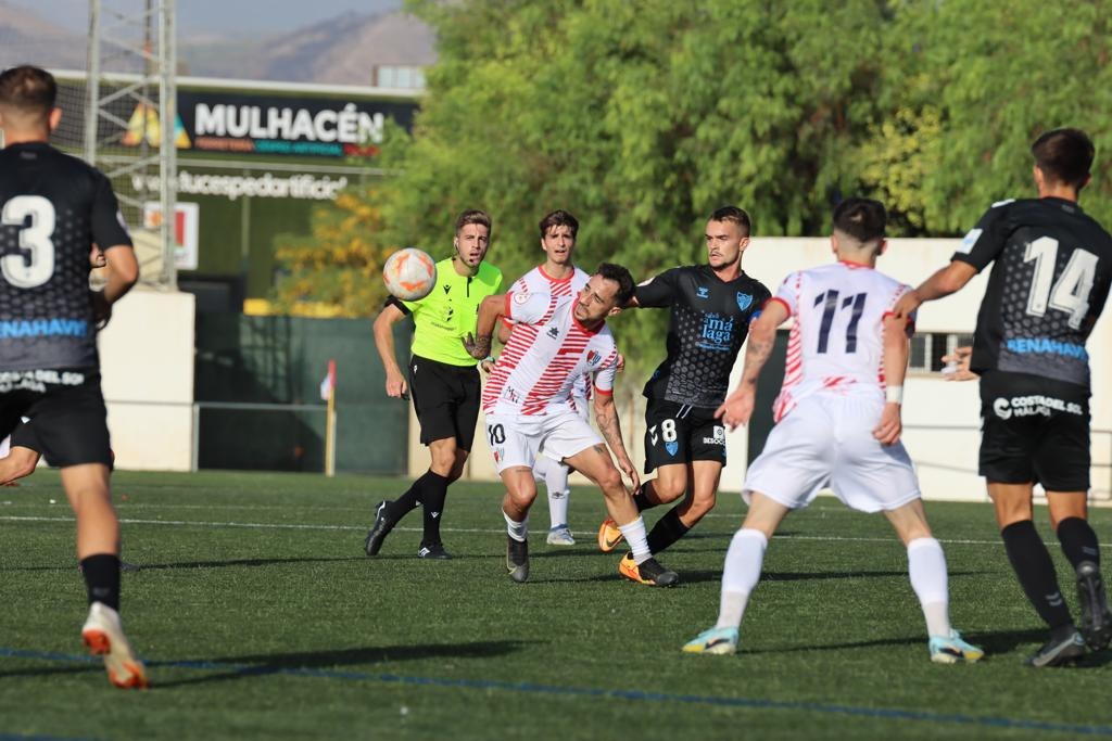 Lance del partido entre el Arenas y el Atlético Malagueño (JOSÉ ANDRÉS FERNÁNDEZ / ARENAS DE ARMILLA) Lance del partido entre el Arenas y el Atlético Malagueño (JOSÉ ANDRÉS FERNÁNDEZ / ARENAS DE ARMILLA)
