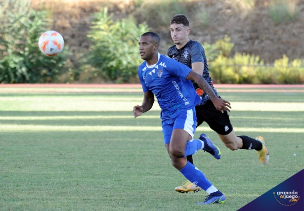 La UD Maracena buscará en Motril su primera victoria de la temporada (JOSÉ M. BALDOMERO)