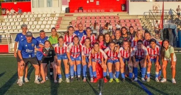 Plantilla del Arenas de Armilla Femenino tras un partido de la temporada pasada (ARENAS DE ARMILLA)
