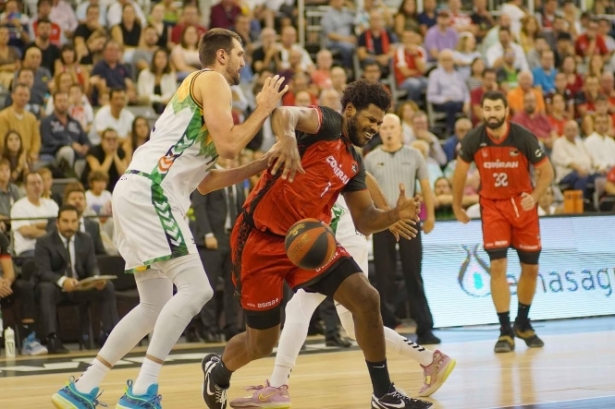 El Coviran Granada ha vencido en el Palacio de los Deportes (JOSÉ VELASCO) 