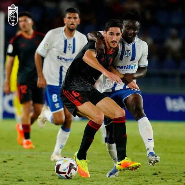 Bodiger realizó un partido discreto en Tenerife (GRANADA CF)