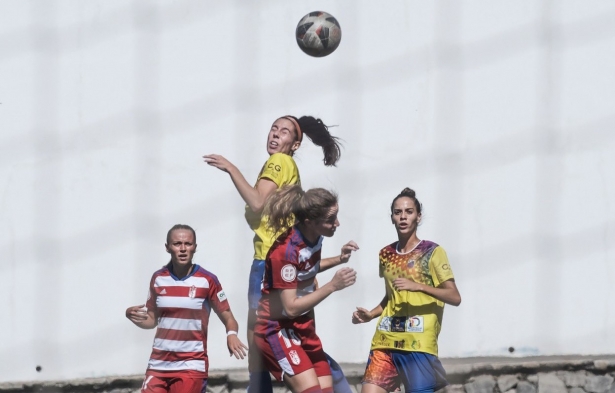 Lance del partido entre el Juan Grande y el Granada en tierras grancanarias (CD JUAN GRANDE)