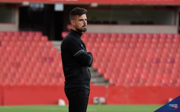 Roger Lamesa, entrenador del Granada Femenino (JOSÉ M. BALDOMERO)