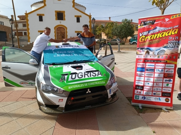 Juan Carlos Martín, de la organización, y Antonio Arrabal, alcalde de Escúzar (RALLY CIUDAD DE GRANADA)