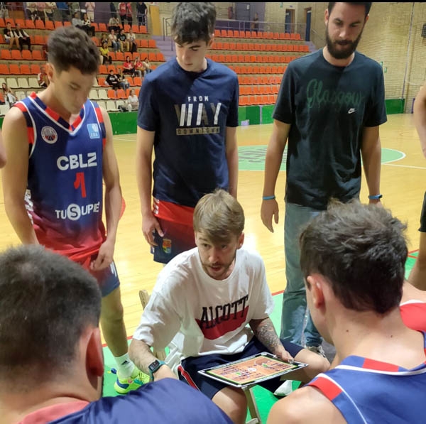 Gonzalo Hermoso en un partido de esta pretemporada (CB LA ZUBIA)