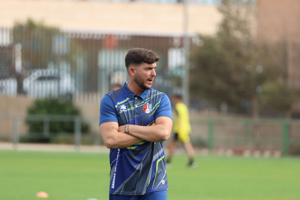 Julio Catalá, entrenador del Arenas de Armilla (JOSÉ ANDRÉS FERNÁNDEZ / ARENAS DE ARMILLA)