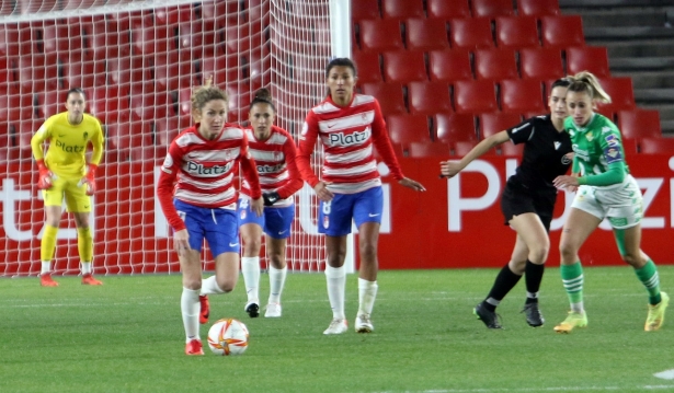 Imagen del Granada - Betis de Copa la temporada pasada en el `Nuevo Los Cármenes` (JOSÉ VELASCO / GRJ)