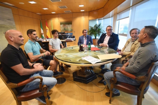 Encuentro en la Diputación con deportistas de élite de Granada (DIPUTACIÓN) 