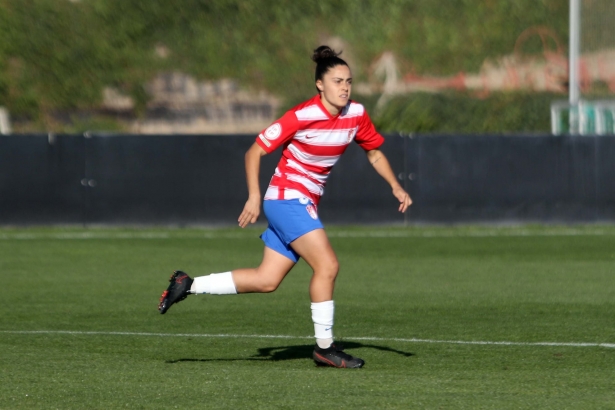 Nerea Agüero, en un partido con el Granada Femenino la temporada pasada (JOSÉ VELASCO / GRJ)