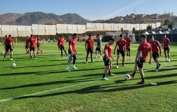 Imagen del entrenamiento del Granada el viernes en la Ciudad Deportiva (FRAN CALVO)