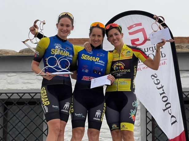 Podium en categoría femenina (FAC)