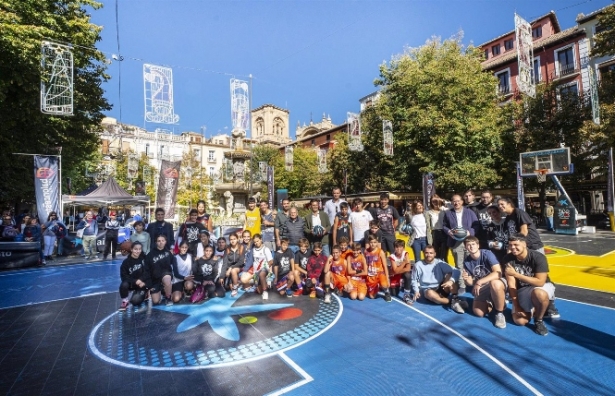 Granada vive otra gran fiesta del Plaza 3x3 CaixaBank (CAIXABANK) 