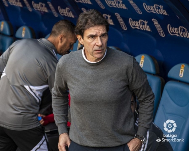 Aitor Karanka, en el banquillo del `Carlos Tartiere` (LALIGA)
