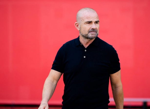 Paco López ya es oficialmente entrenador del Granada (LEVANTE UD)