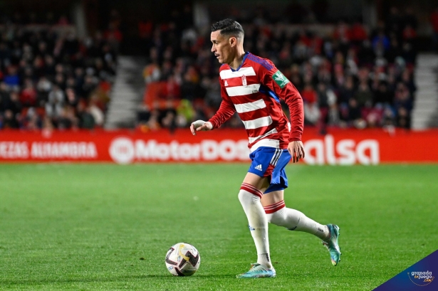 Callejón, en un lance del duelo ante el Albacete (JOSÉ M. BALDOMERO)