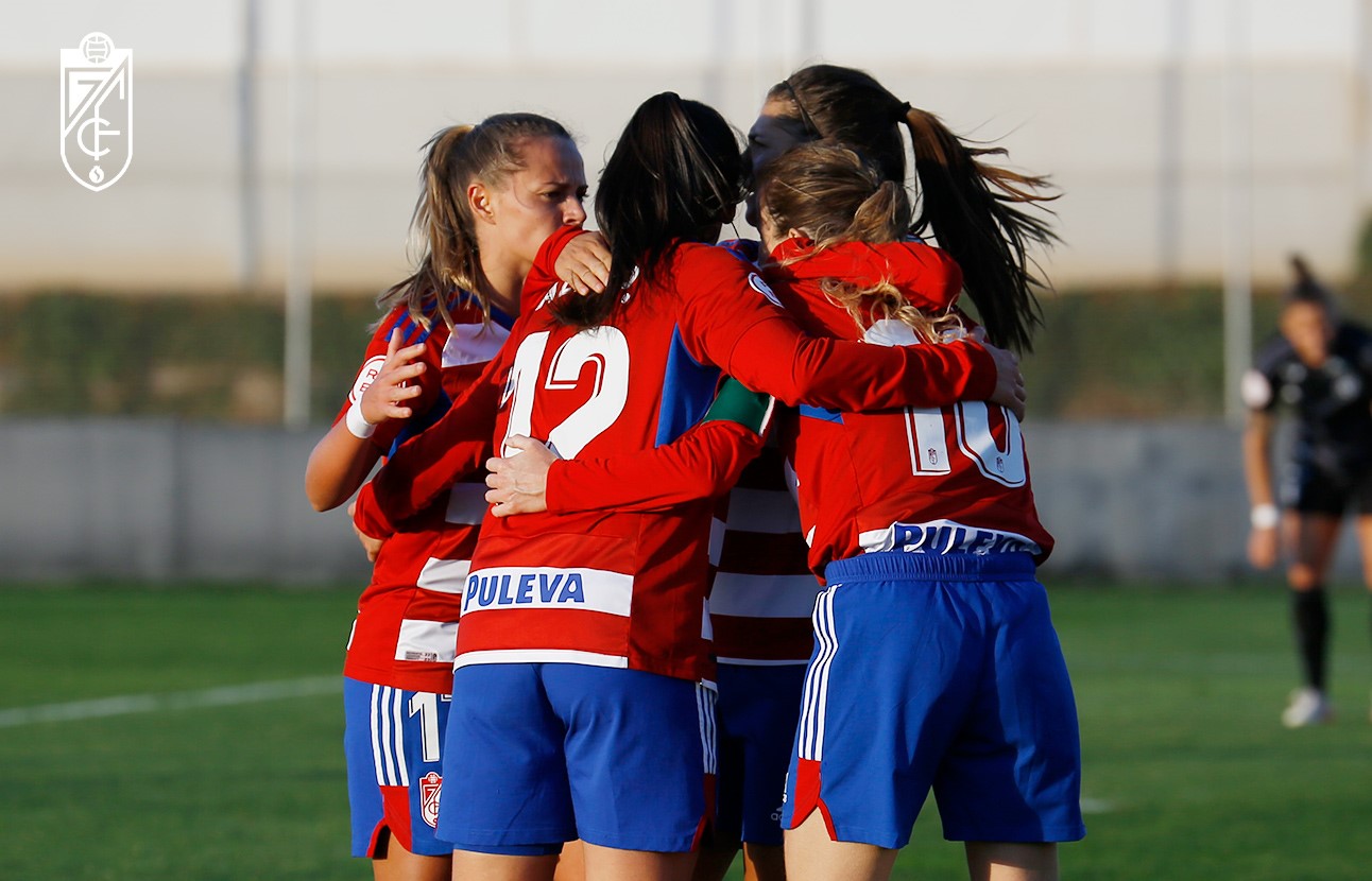 Las jugadoras del Granada celebran el gol del empate contra el Logroño (JUAN HUERTAS / GCF)