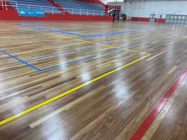 Parqué remodelado del Pabellón Municipal de Deportes de Albolote (AYUNTAMIENTO ALBOLOTE)