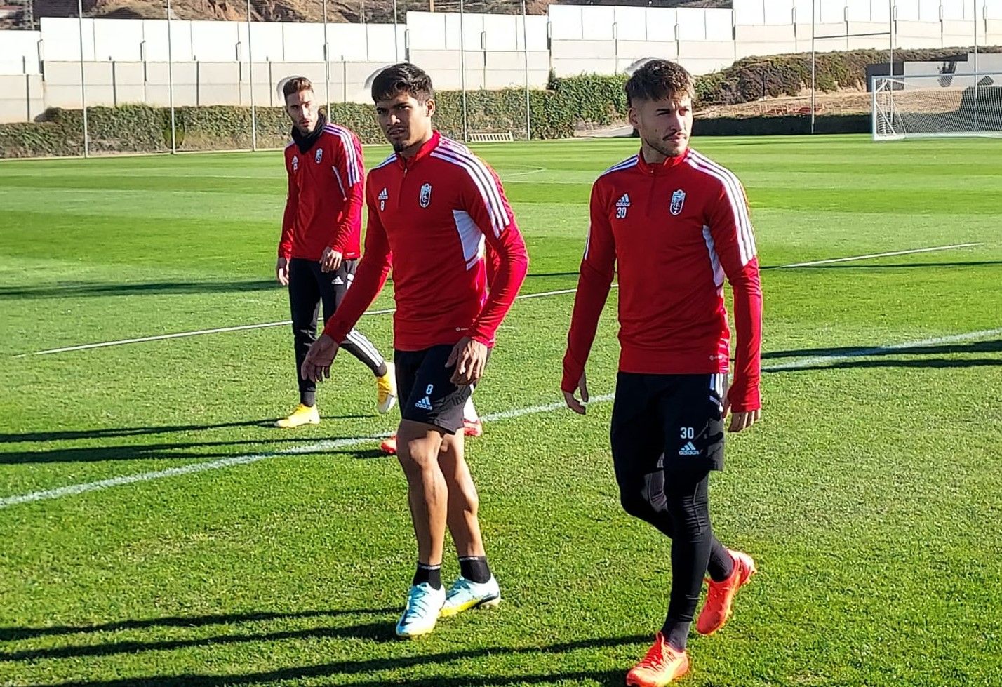 Rochina, Arezo y Ricard Sánchez, a su salida al verde de la Ciudad Deportiva este jueves (FRAN CALVO) Rochina, Arezo y Ricard Sánchez, a su salida al verde de la Ciudad Deportiva este jueves (FRAN CALVO)