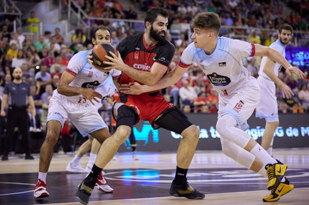 Luke Maye en el partido ante Obradoiro (FERMÍN RODRÍGUEZ/ FUNDACIÓN CB GRANADA)