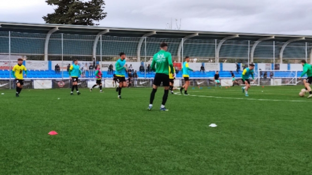 Calentamiento del CD Huétor Vega antes del partido (CD HUÉTOR VEGA) 