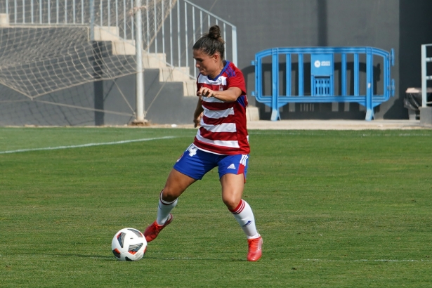 Gaste, en un partido con el Granada Femenino (JOSÉ VELASCO / GRJ)
