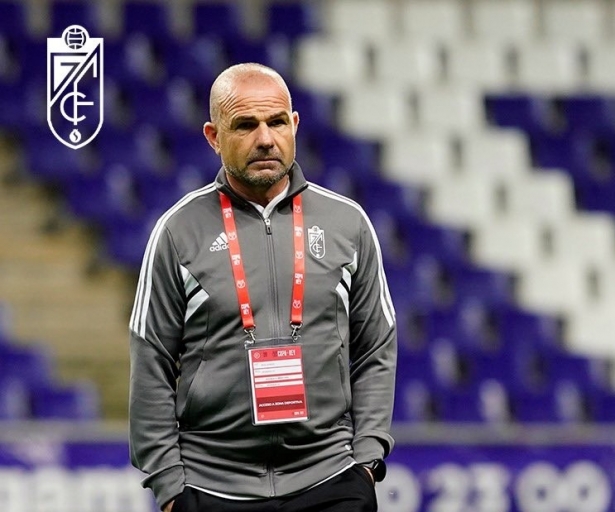 Paco López, en el `Carlos Tartiere` antes del partido de Copa (GCF)