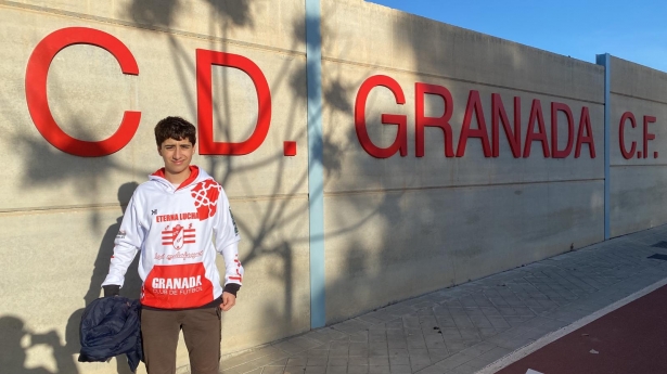 David, a las puertas de la Ciudad Deportiva (GRJ)