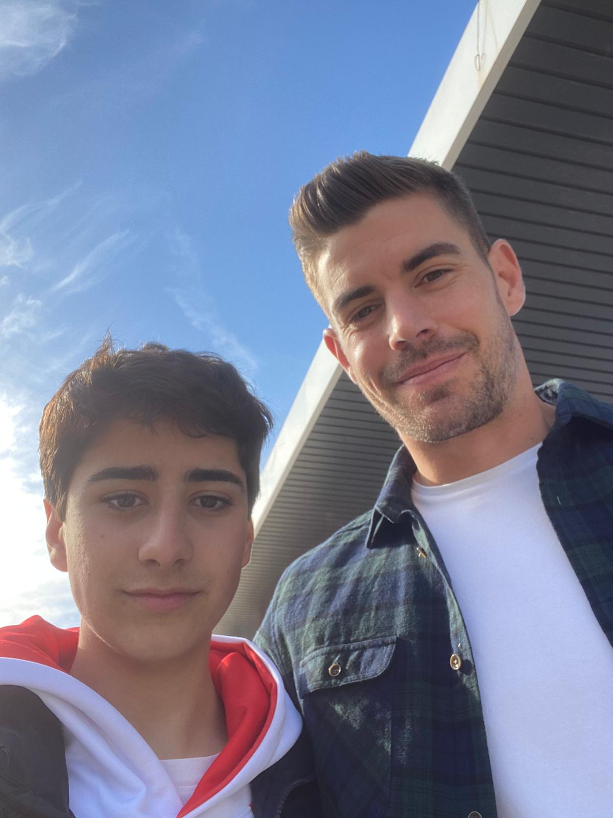 David, junto a Raúl Fernández en una de las fotografías que ha conseguido a lo largo de estos días (GRJ) David, junto a Raúl Fernández en una de las fotografías que ha conseguido a lo largo de estos días (GRJ)