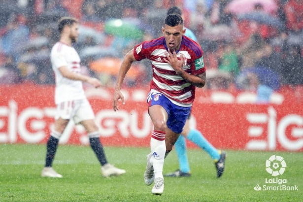Uzuni celebra su gol ante el Cartagena (LALIGA)