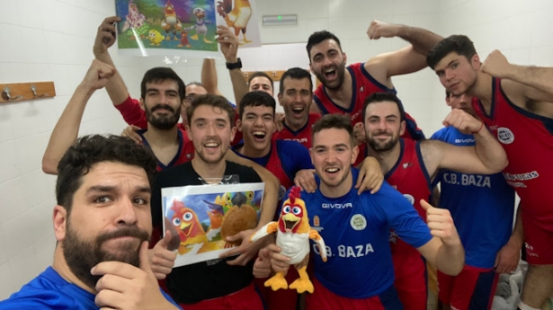 El Multiópticas Baza celebra la victoria (CB BAZA)