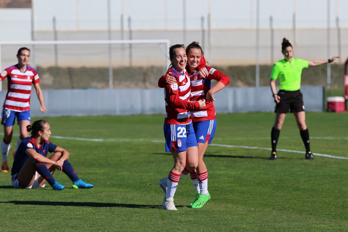 Noe Salas y Naima García celebran el segundo gol contra el Albacete (JOSÉ ANDRÉS FERNÁNDEZ)