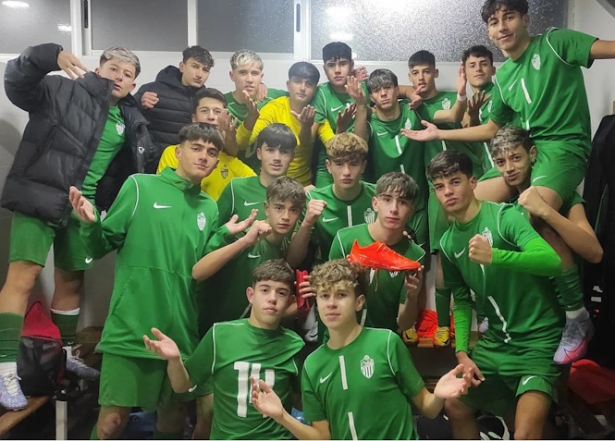 El Atarfe cadete celebra la victoria (INSTAGRAM ANDRÉS BARRIO)