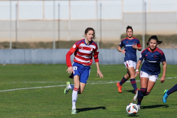 Lauri, en una acción del partido contra el Albacete (JOSÉ ANDRÉS FERNÁNDEZ)