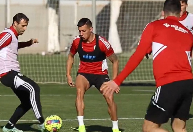 Uzuni, en un lance del entrenamiento de este miércoles (GCF)