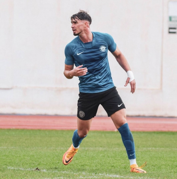 Tenorio durante un partido con el Almuñécar City (CD ALMUÑÉCAR CITY)
