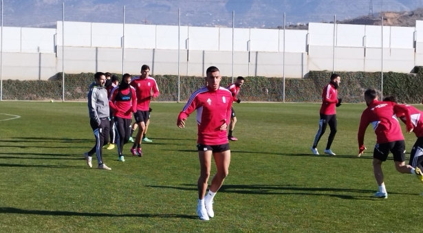 Uzuni regresará ante el Andorra tras superar su pequeña lesión muscular (FRAN CALVO)