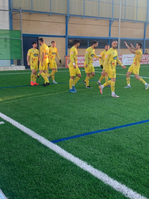 El CD Huétor Tájar celebra el primer gol (CD HUÉTOR TÁJAR) 